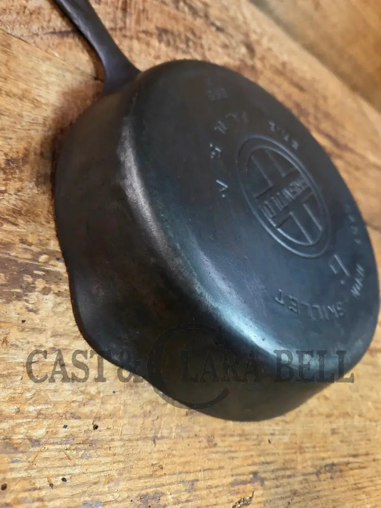 1920βs Griswold #6 Skillet with Large Block Logo and Smooth Bottom 699 H Skillet