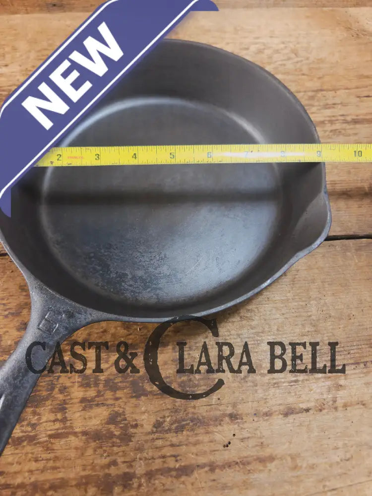 1920βs Griswold #6 Skillet with Large Block Logo and Smooth Bottom 699 H Skillet