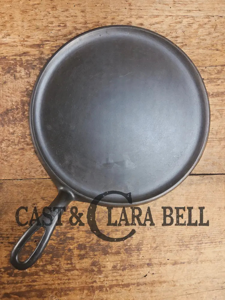 1920’s Griswold #8 Round Griddle 608. Collector grade and wonderful daily user! Griddle