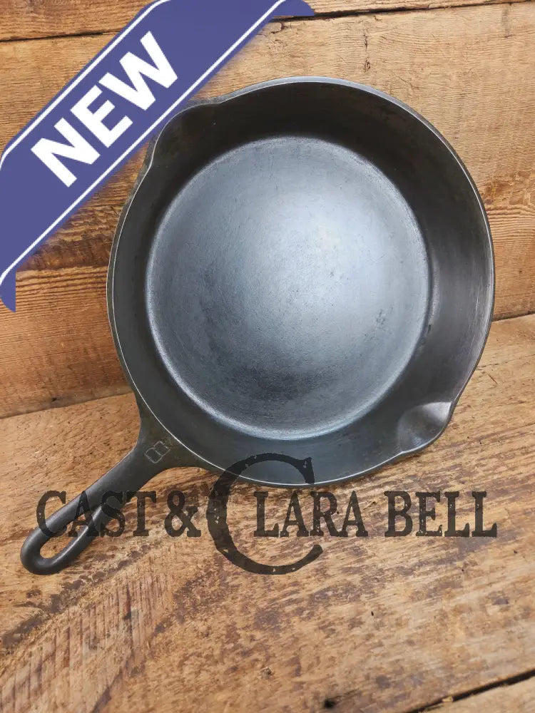 1920βs Griswold #8 Skillet with Large Block Logo and Smooth Bottom 704 A Skillet