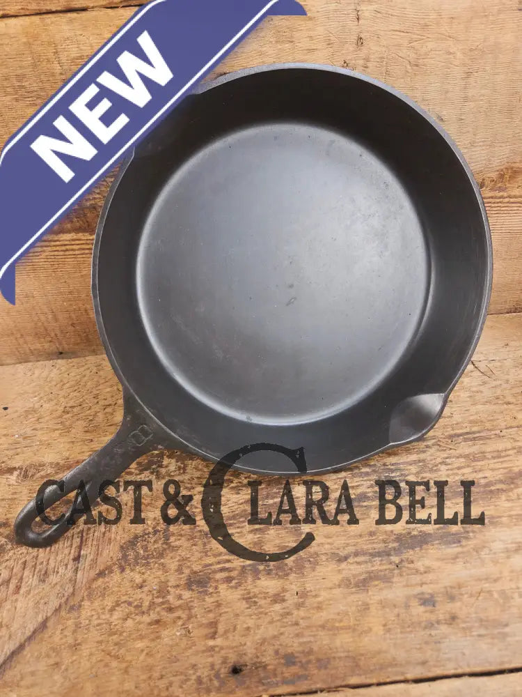 1920βs Griswold #8 Skillet with Large Block Logo and Smooth Bottom 704 F Skillet