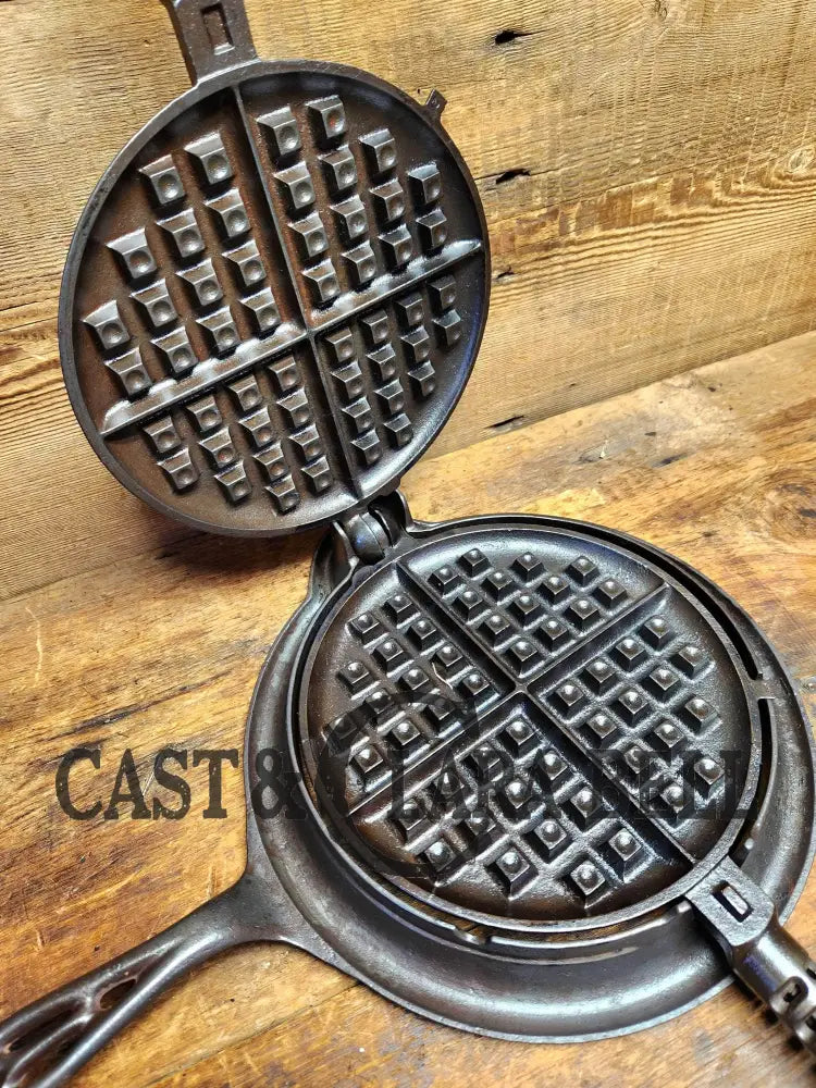 1920S Griswold Made Hsb & Co Rev-O-Noc Waffle Iron (334/335)