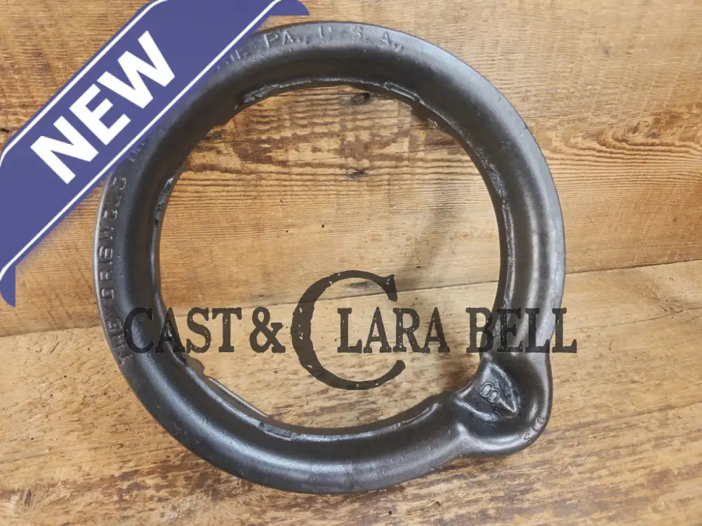 1920’s Griswold No. 8 Waffle Iron (314/315) with low (913) bailed base. Makes crispy waffles! Waffle Iron