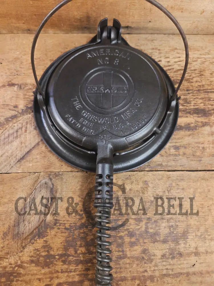 1920’s Griswold No. 8 Waffle Iron (314/315) with low (913) bailed base. Makes crispy waffles! - Waffle Iron