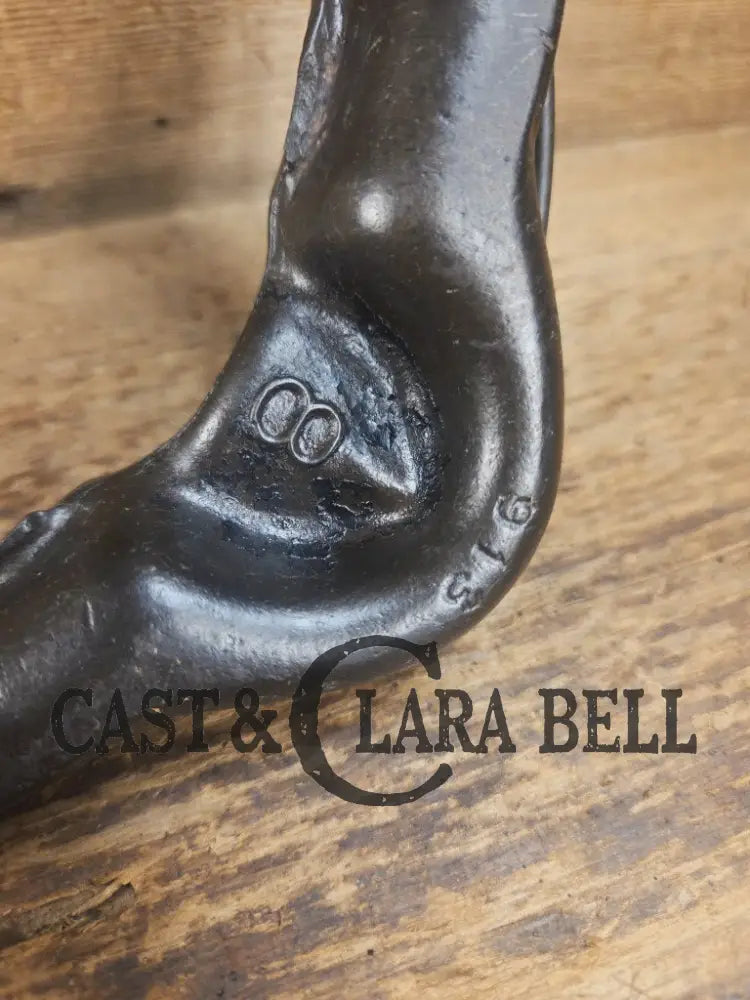 1920’s Griswold No. 8 Waffle Iron (314/315) with low (913) bailed base. Makes crispy waffles! Waffle Iron