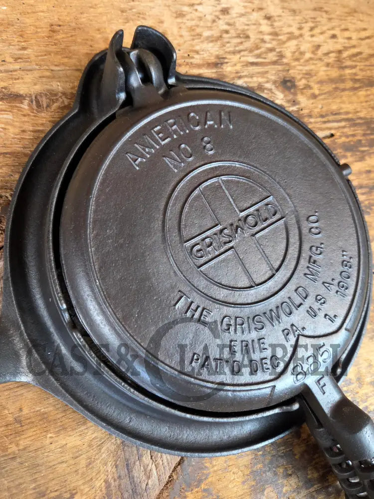 1920’s Griswold No. 8 Waffle Iron (886/885) with original handles & short base 795 - Waffle Iron