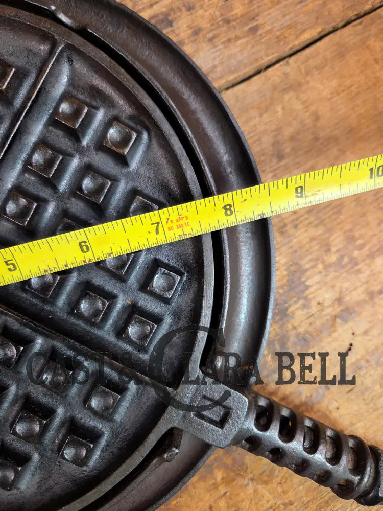 1920βs Griswold No. 8 Waffle Iron (886/885) with original handles & short base 795 Waffle Iron