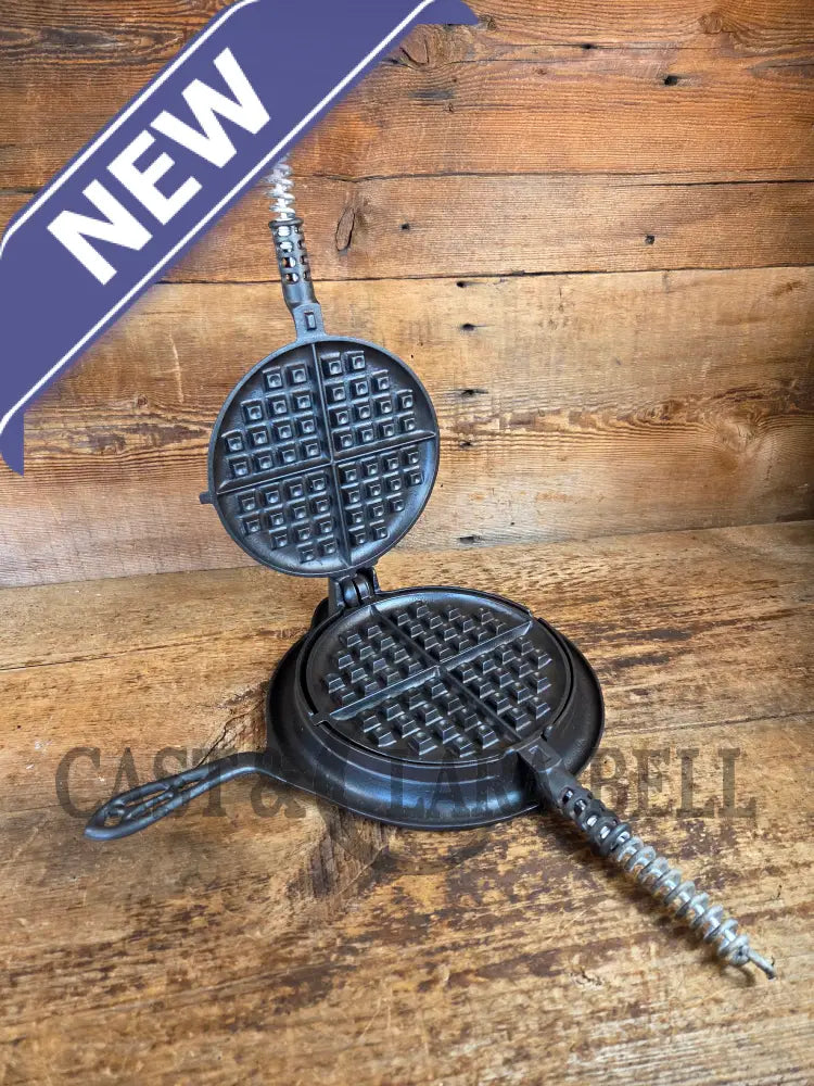 1920βs Griswold No. 8 Waffle Iron (886/885) with original handles & short base 795 - Waffle Iron