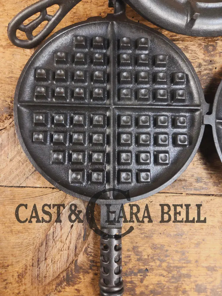 1920βs Griswold No. 8 Waffle Iron (886/885) with short base 795 and original wood handles Waffle Iron