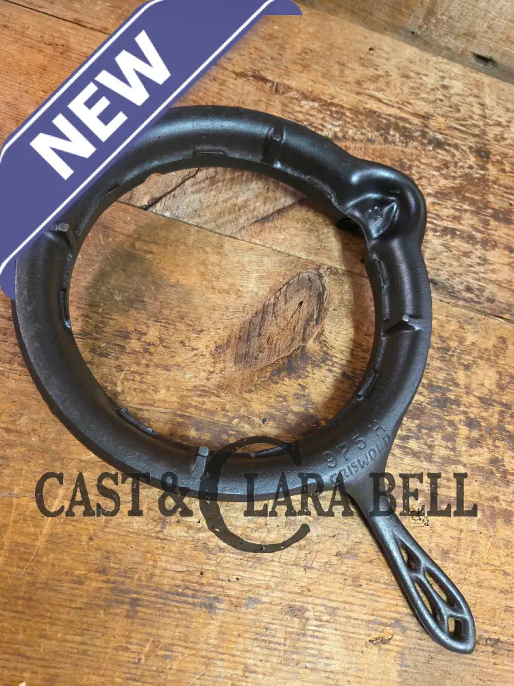 1920’s Griswold No. 8 Waffle Iron (886/885) with short base 795 H Waffle Iron