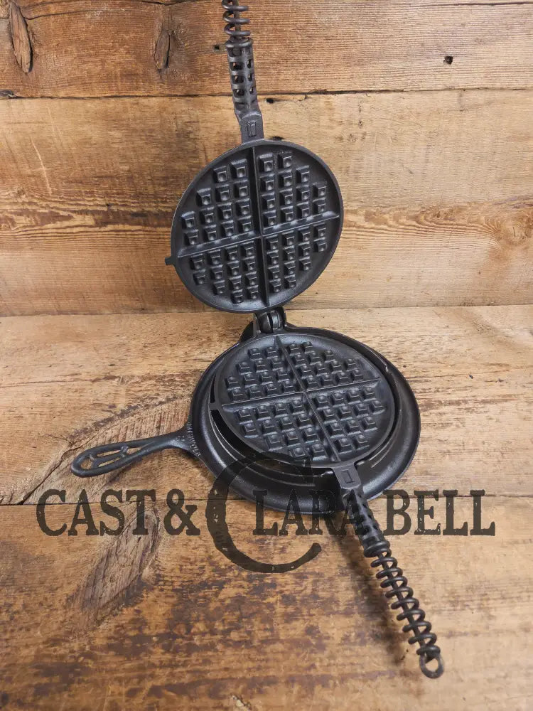 1920βs Griswold No. 8 Waffle Iron (886/885) with short base 795 raised Griswold Waffle Iron