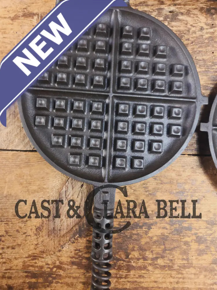 1920βs Griswold No. 8 Waffle Iron (886/885) with short base 795 raised Griswold Waffle Iron