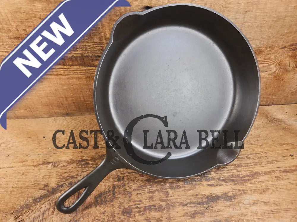 1920βs Griswoldβs Victor #9 Skillet with Heat Ring 723. Hard to Find and Amazing in the kitchen! Skillet