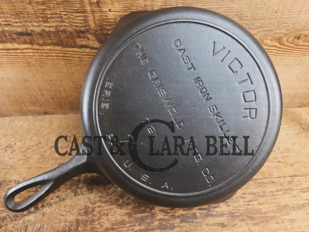 1920’s Griswold’s Victor ’Upside down’ #7 Skillet with Heat Ring Fully Marked 721. Amazing Saute skillet Skillet
