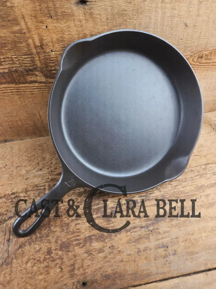 1920’s Griswold’s Victor ’Upside down’ #7 Skillet with Heat Ring Fully Marked 721. Amazing Saute skillet Skillet
