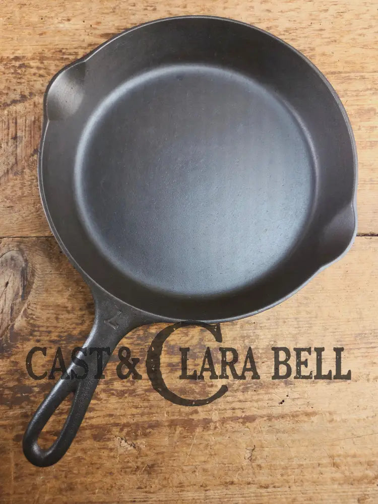 1920’s Griswold’s Victor ’Upside down’ #7 Skillet with Heat Ring Fully Marked 721. Amazing Saute skillet Skillet