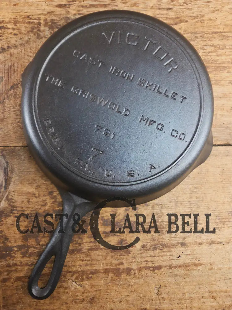 1920’s Griswold’s Victor ’Upside down’ #7 Skillet with Heat Ring Fully Marked 721. Amazing Saute skillet Skillet