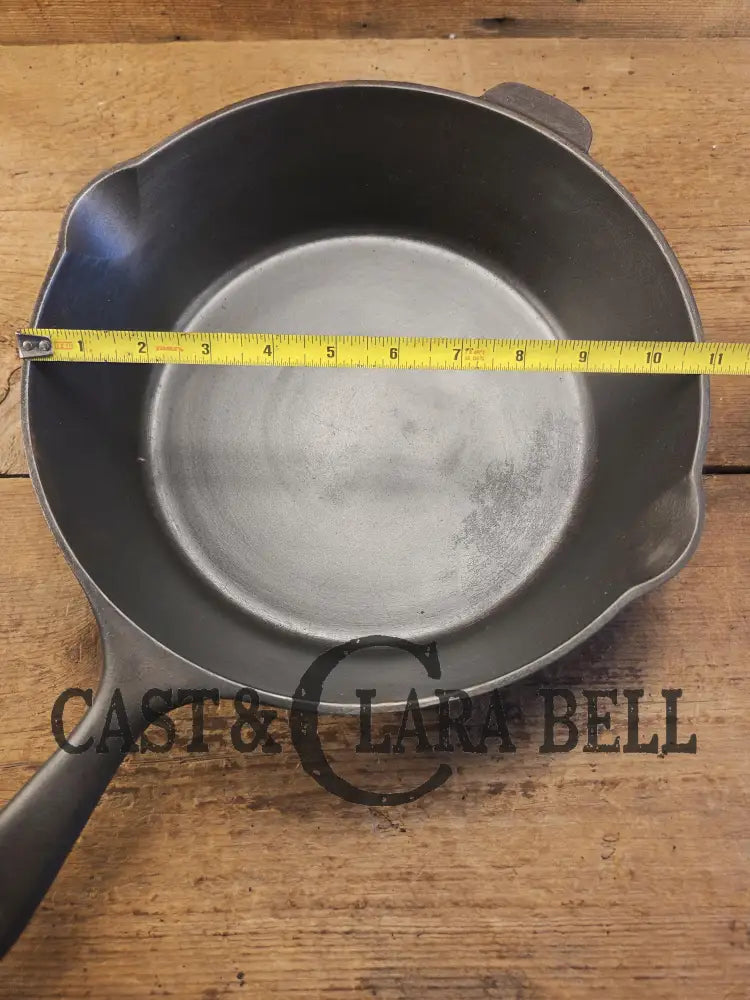 1920’s Large #8 Wagner Ware Double Skillet bottom. Heat ring version. Some unique sand shifting. Priced to Sell! Skillet