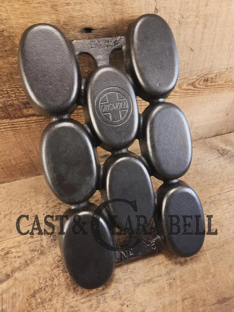 1920βs Not seen often! Fully Marked Griswold No. 5 #943 p/n Muffin Gem Pan. Gorgeous collectors piece! Bakeware