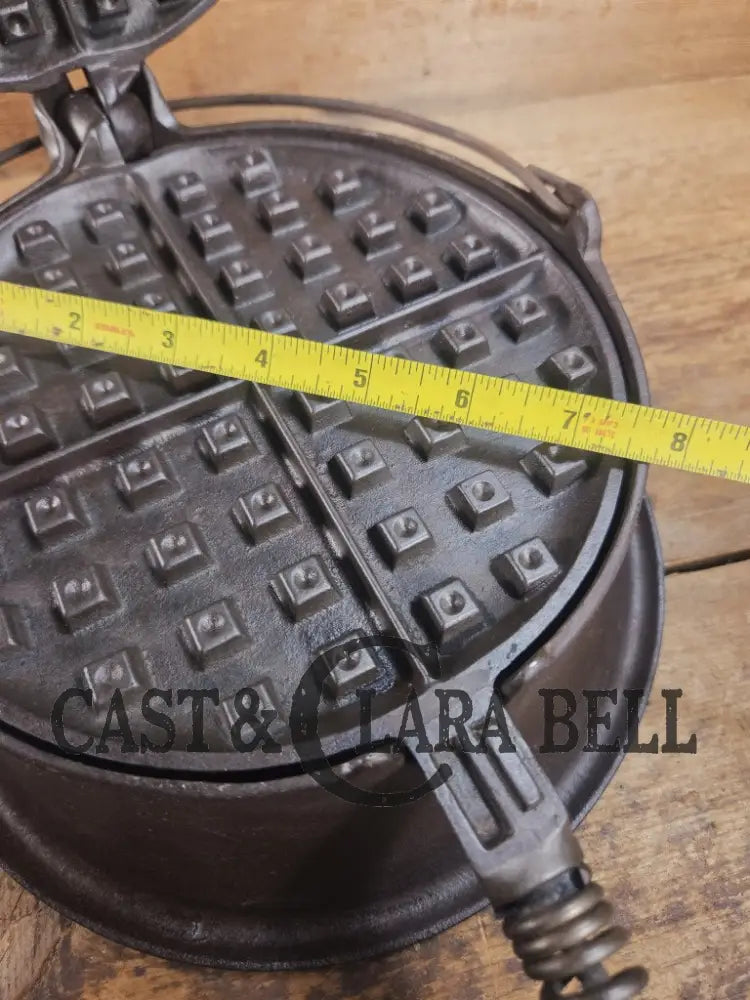 1920’s Wardway by Wagner Cast iron Waffle Iron. These are not found often beautiful every day waffle iron with a cool