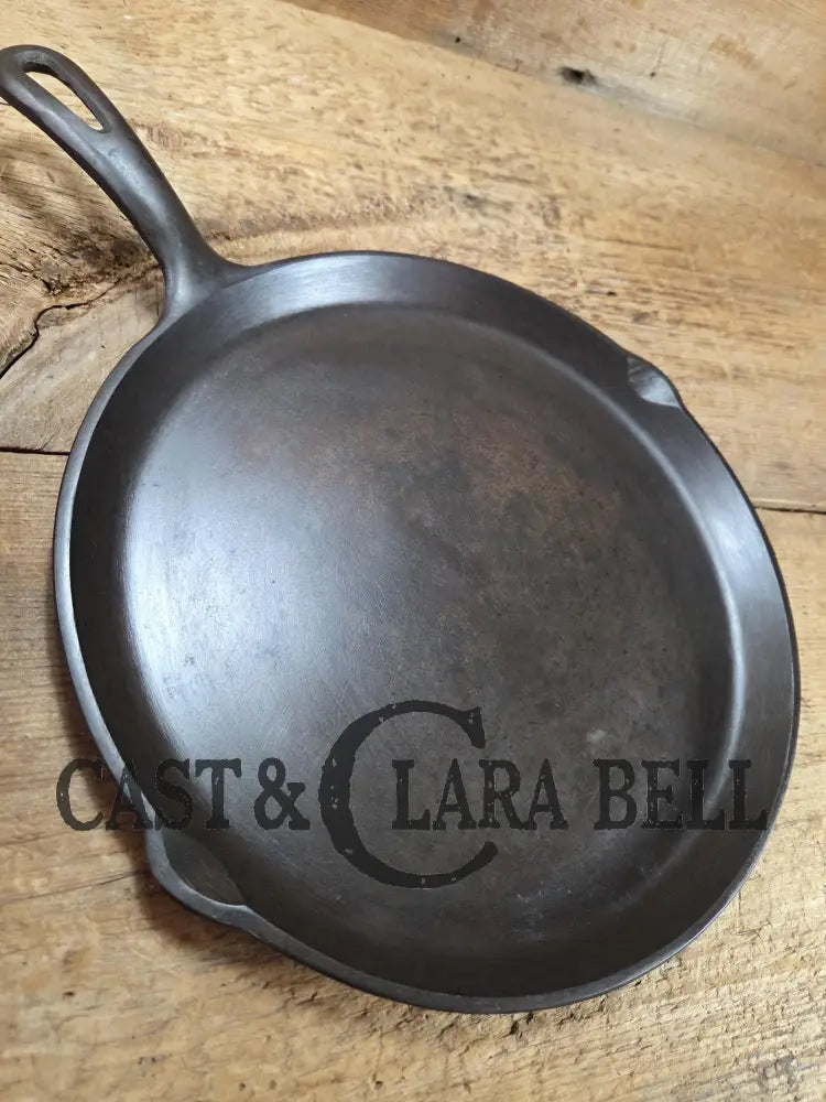 1930βs #9 Griswold Small Block Skillet Griddle (#109) #202. We use ours daily for grilled cheese omelets and more!