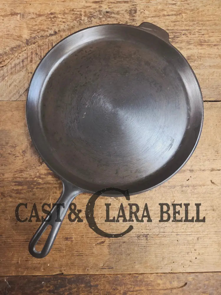 1930βs #9 Griswold Small Block Skillet Griddle (#109) #202. We use ours daily for grilled cheese omelets and more!