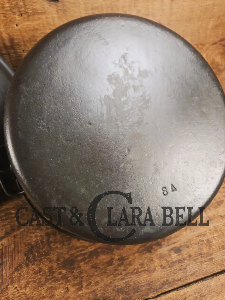 1930’s Beautiful fully restored Wagner #8A Dutch Oven with Sawtooth drip style lid. Perfect for soups breads or stews!