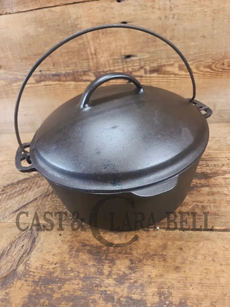 1930’s Beautiful! Wagner #8 Dutch Oven with High Dome Sawtooth pattern Lid 1268 A. Perfect for soups breads or stews!
