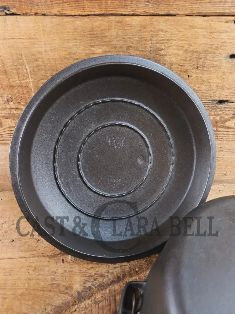 1930βs Beautiful! Wagner #8 Dutch Oven with Ring pattern Lid 1268 C. Perfect for soups breads or stews! - Dutch Ovens