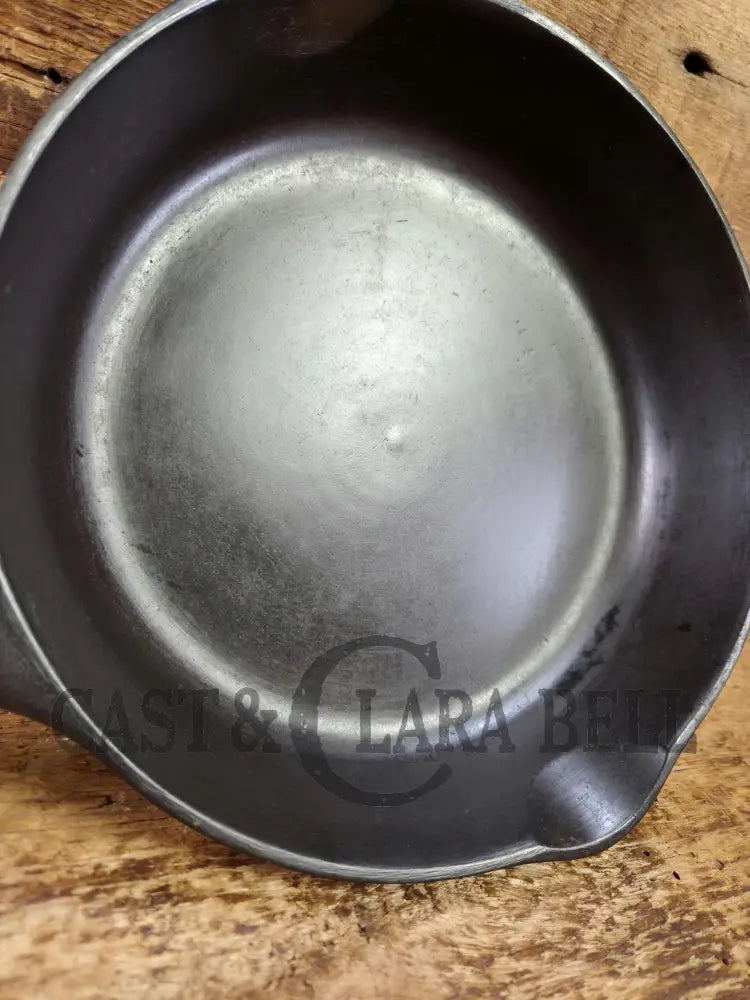 1930s Era Wagner Ware #6 Cast Iron Sautee Skillet with Smooth Bottom 1056 B