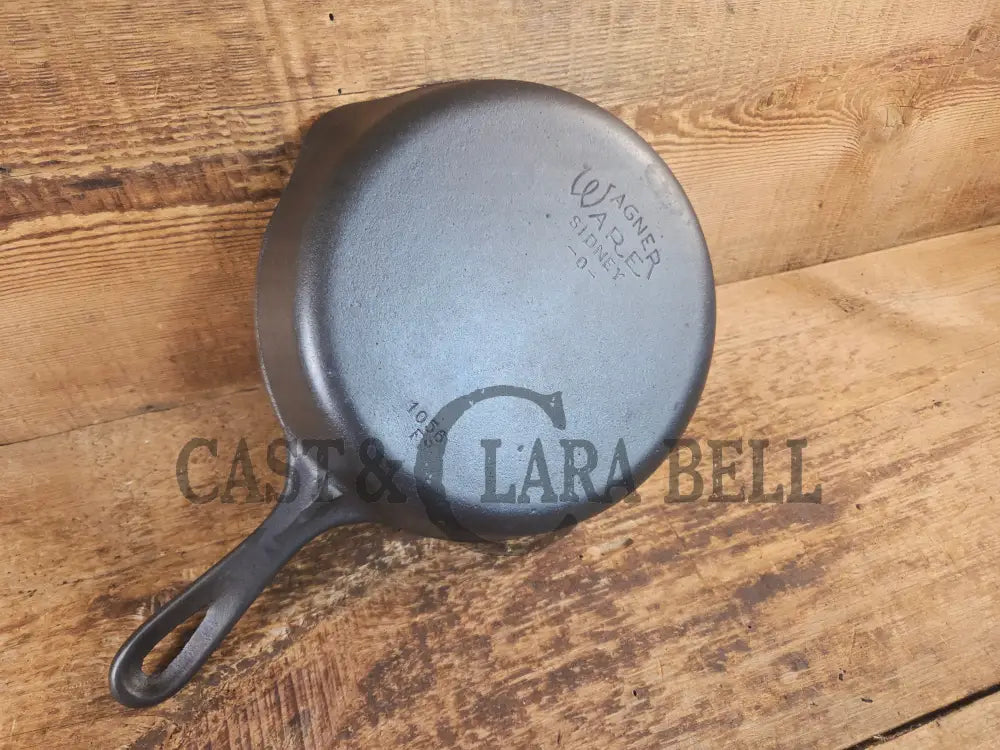 1930s Era Wagner Ware #6 Cast Iron Sautee Skillet with Smooth Bottom 1056 F - Skillet