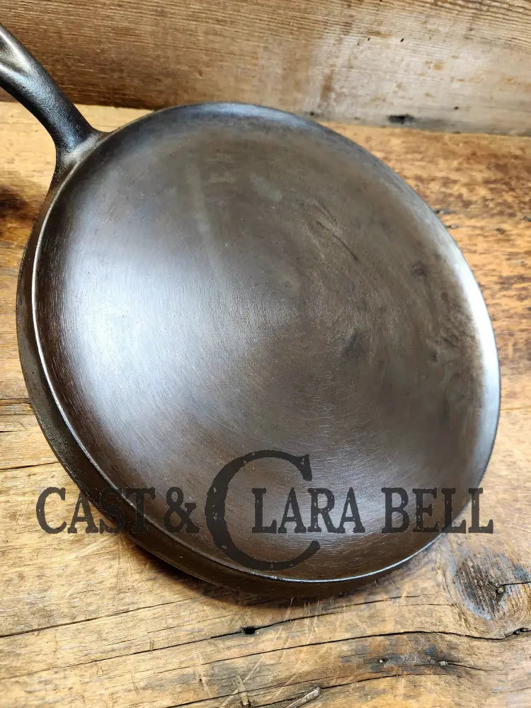 1930βS Era Wagner Ware #9 Cast Iron Round Griddle 1109 A. Makes Great Grilled Cheese!
