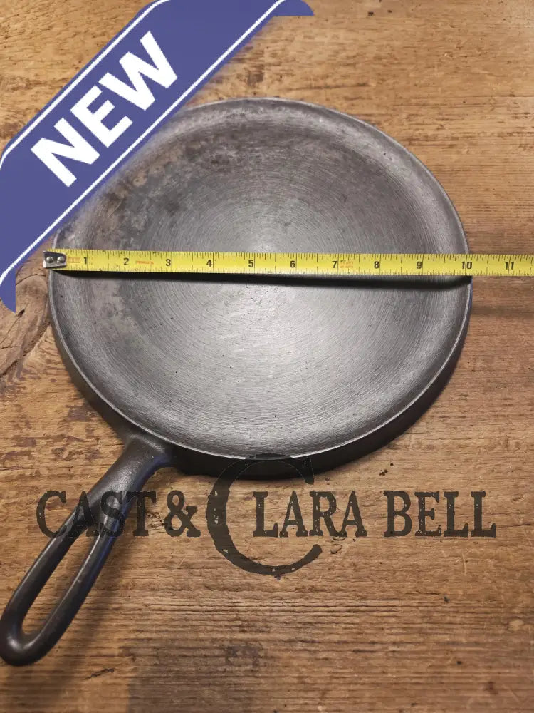 1930’s Era Wagner Ware #9 Cast Iron Round Griddle 1109 A. Universal use in the kitchen and perfect size for small