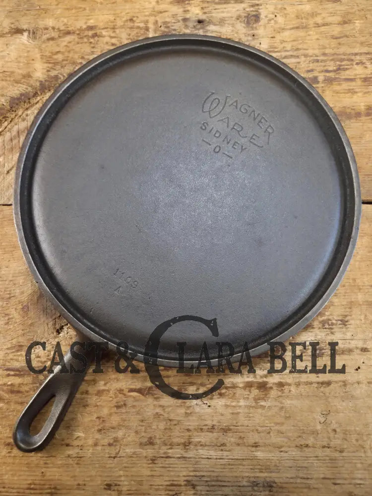 1930’s Era Wagner Ware #9 Cast Iron Round Griddle 1109 A. Universal use in the kitchen and perfect size for small