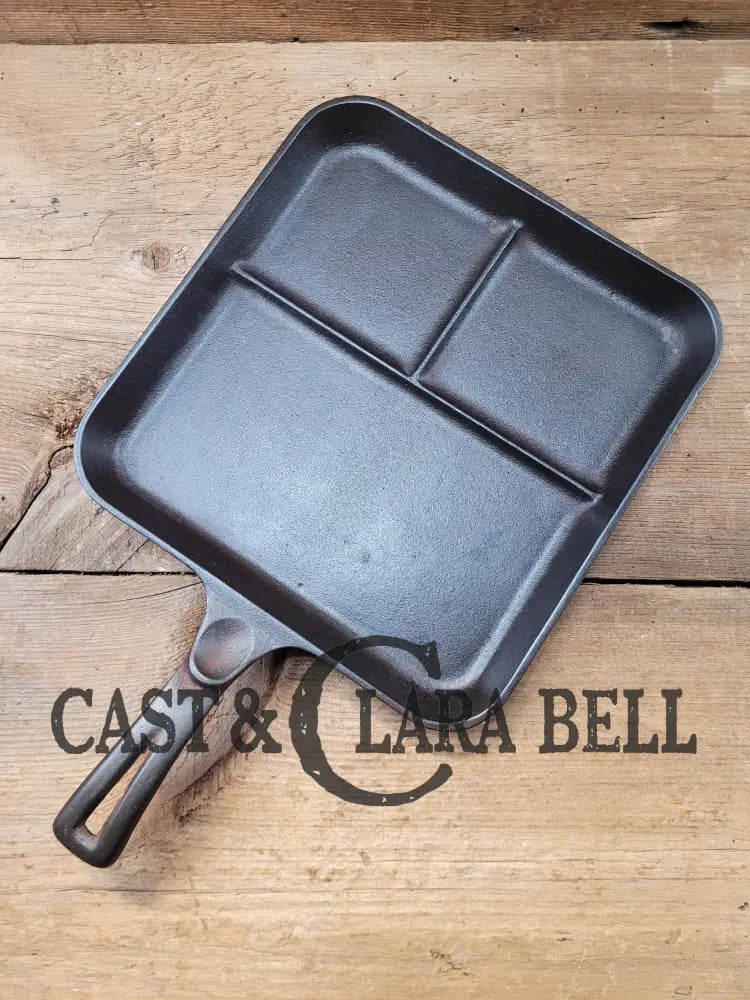 1930βS Era Wagner Ware Bacon And Egg Cast Iron Breakfast Skillet 1101 D. Great Gift Idea!