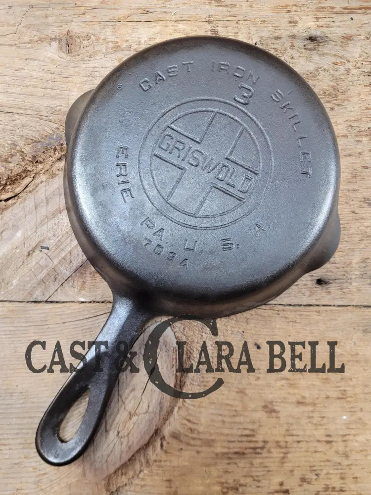 1930βS Griswold #3 Cast Iron Egg Skillet With Large Block Logo 709 A