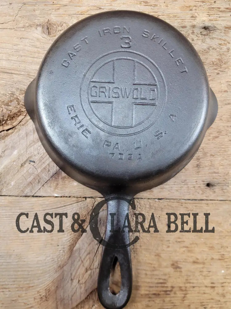 1930βS Griswold #3 Cast Iron Egg Skillet With Large Block Logo 709 A