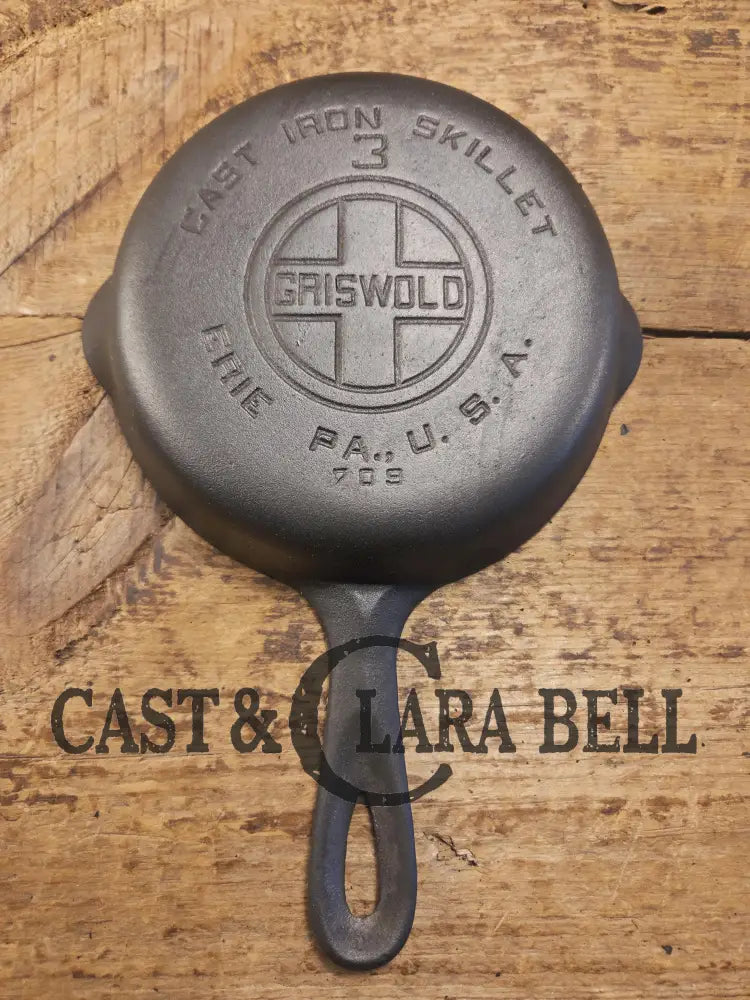 1930’s Griswold #3 Egg Skillet with Large Block Logo and Smooth Bottom 709 Skillet
