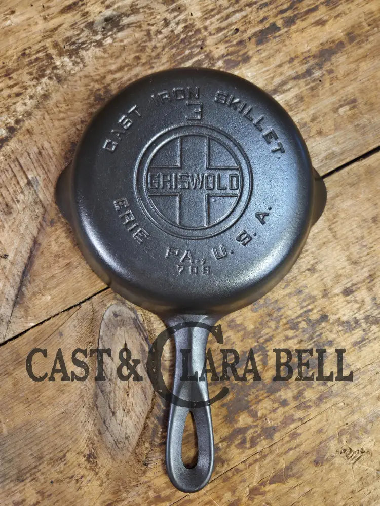 1930’s Griswold #3 Egg Skillet with Large Block Logo and Smooth Bottom 709 Skillet