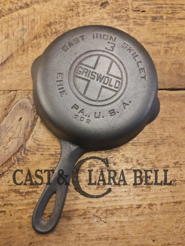 1930’s Griswold #3 Egg Skillet with Large Block Logo and Smooth Bottom 709 Skillet