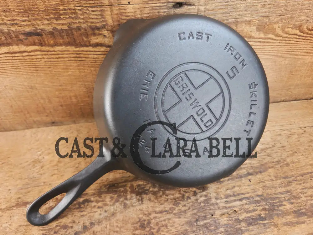 1930’s Griswold #5 Cast Iron Skillet with Large Block Logo 724. Awesome sauté skillet! Skillet