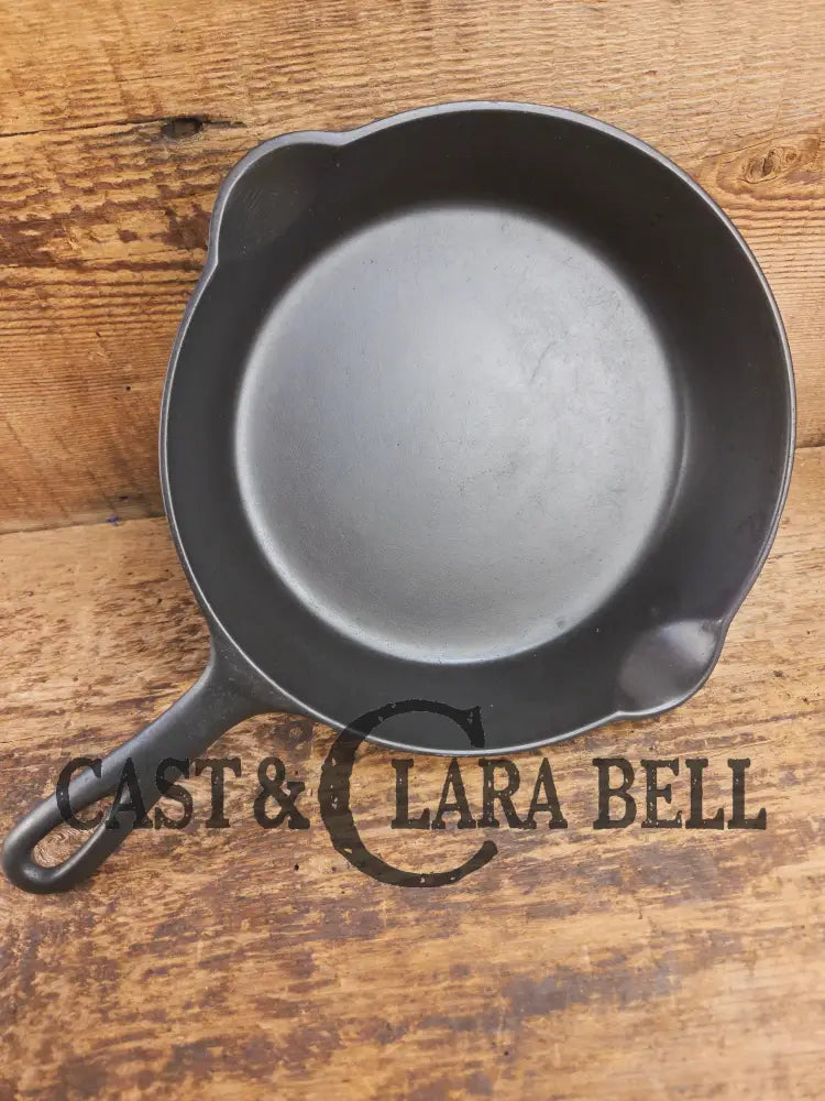 1930’s Griswold #5 Cast Iron Skillet with Large Block Logo 724. Awesome sauté skillet Skillet