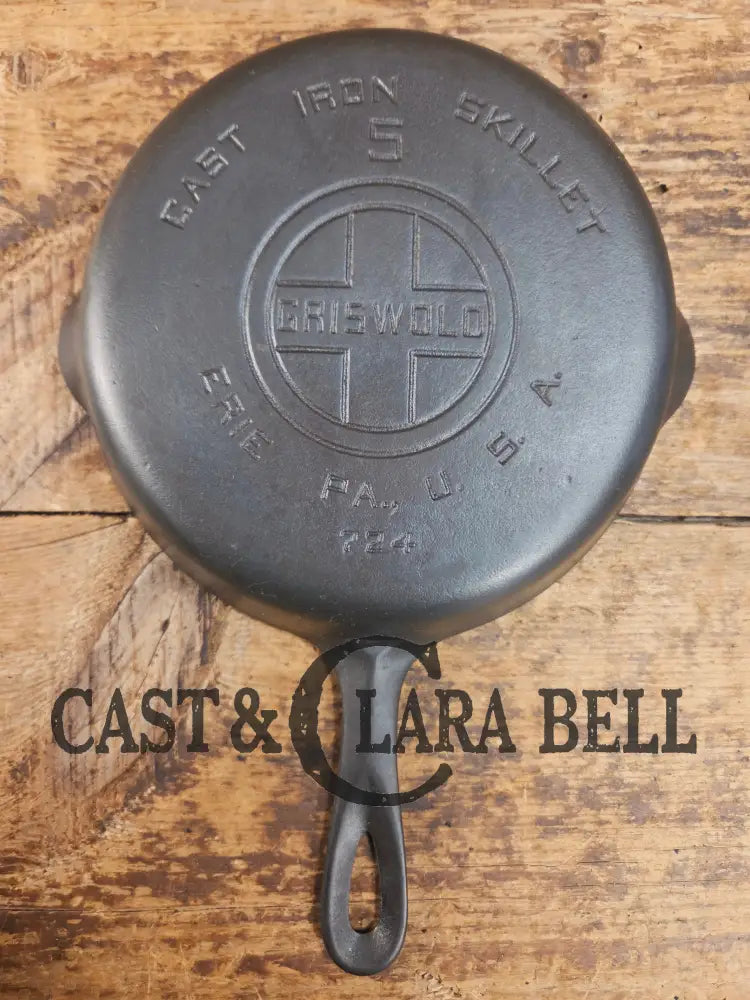 1930’s Griswold #5 Cast Iron Skillet with Large Block Logo 724. Awesome sauté skillet! Skillet