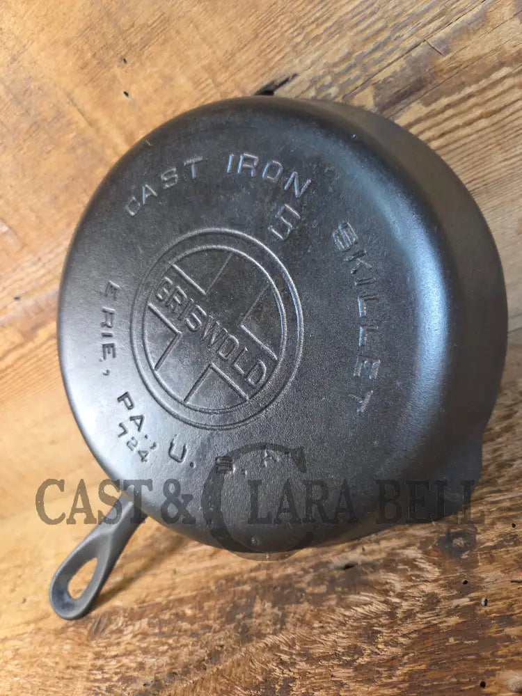 1930’s Griswold #5 Cast Iron Skillet with Large Block Logo and Smooth Bottom 724. Awesome sauté skillet! - Skillet