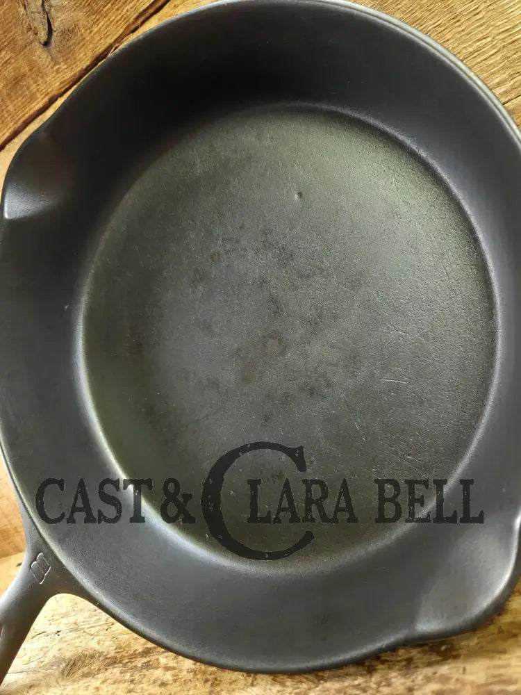 1930’s Griswold #8 Cast Iron Skillet with Large Block Logo 704 A. Perfect for gas and electric cooktops!