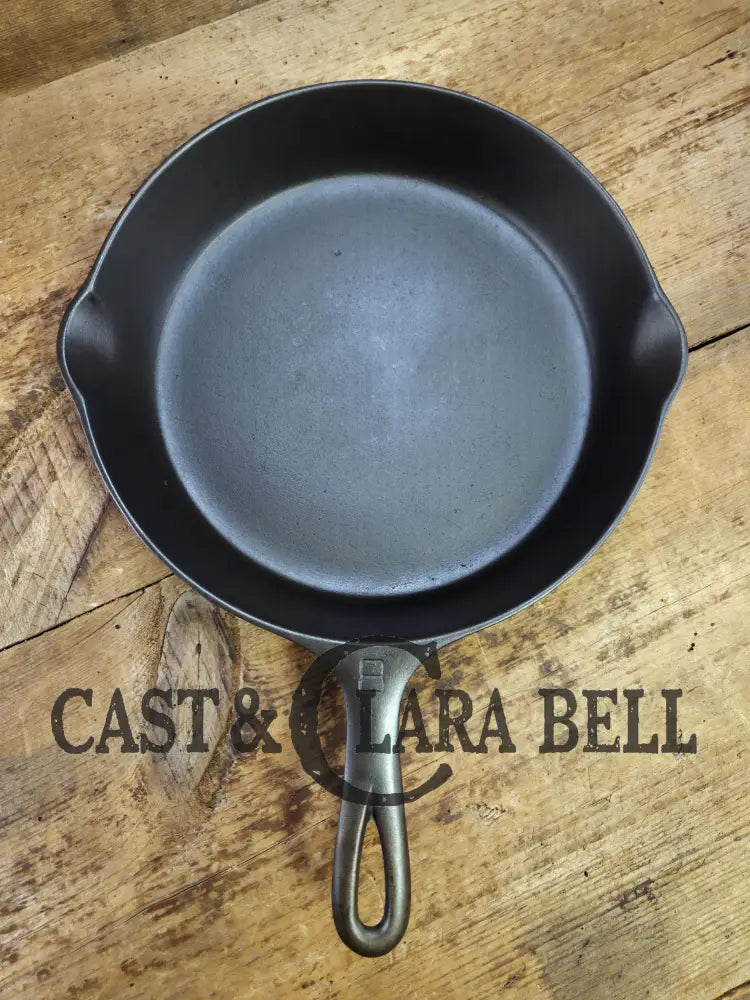 1930’s Griswold #8 Cast Iron Skillet with Large Block Logo 704 A. Perfect for gas and electric cooktops!