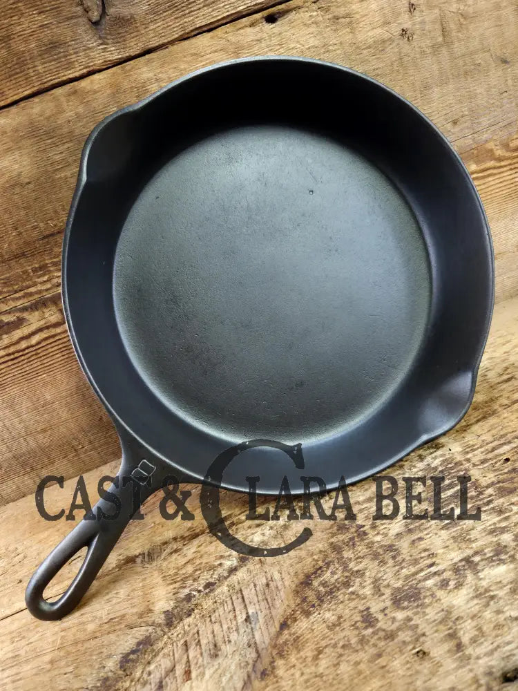 1930’s Griswold #8 Cast Iron Skillet with Large Block Logo 704 A. Perfect for gas and electric cooktops!