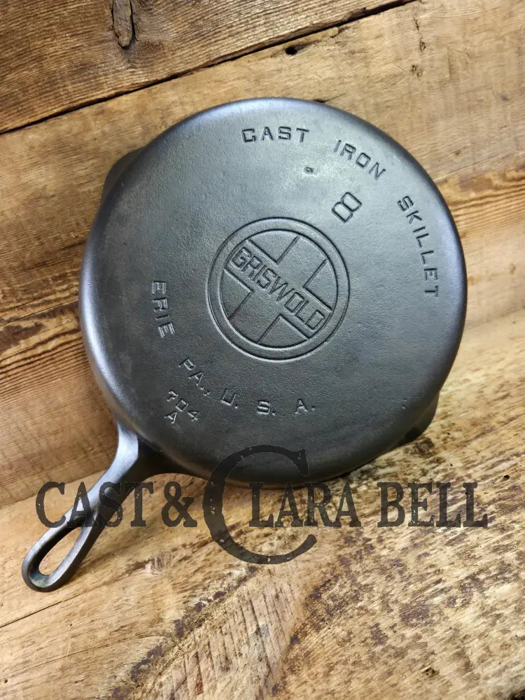 1930’s Griswold #8 Cast Iron Skillet with Large Block Logo 704 A. Perfect for gas and electric cooktops!