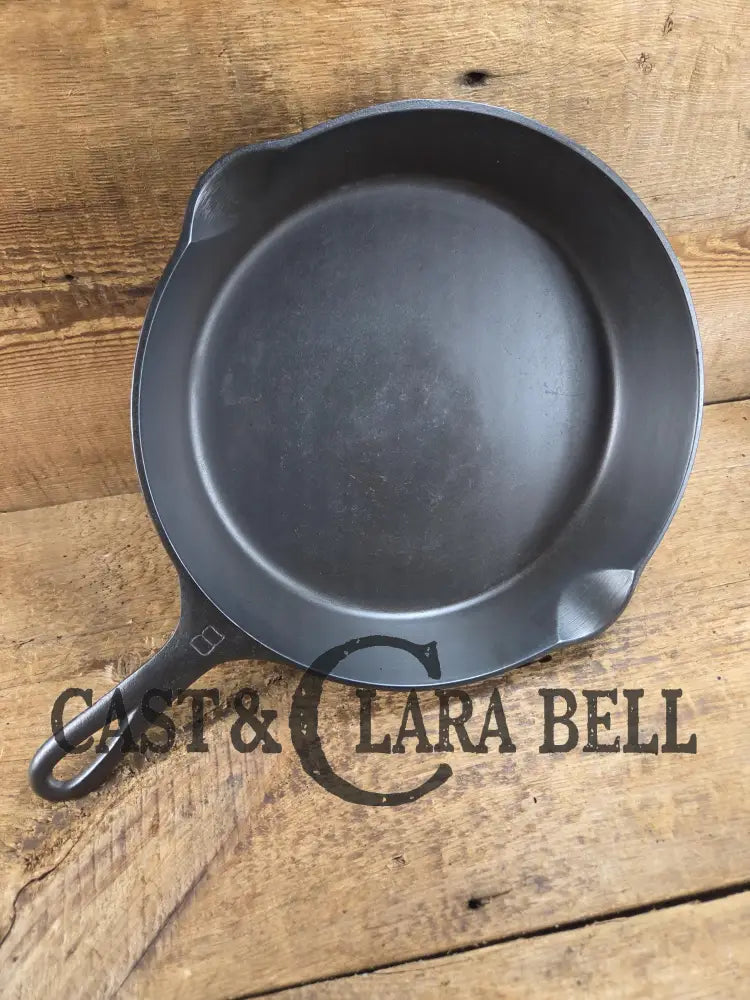 1930’s Griswold #8 Cast Iron Skillet with Large Block Logo 704 B. Perfect for gas and electric cooktops! Skillet