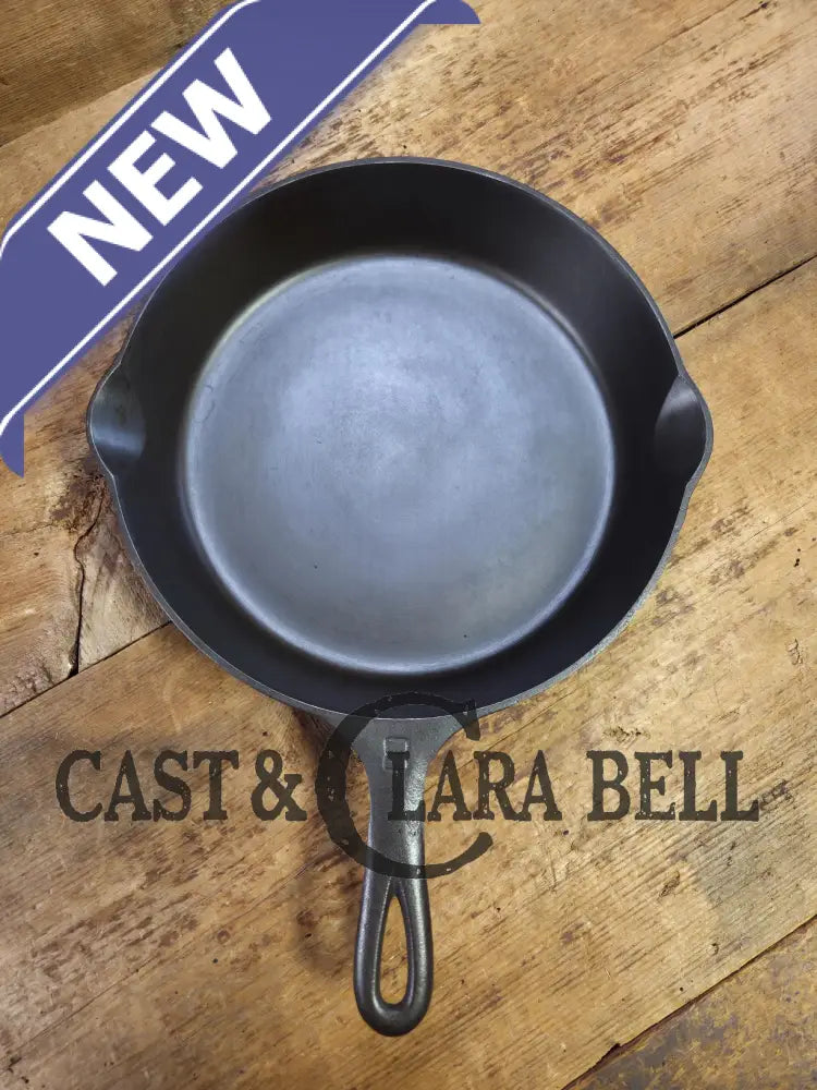 1930’s Griswold #8 Cast Iron Skillet with Large Block Logo 704 B. Perfect for gas and electric cooktops! Skillet